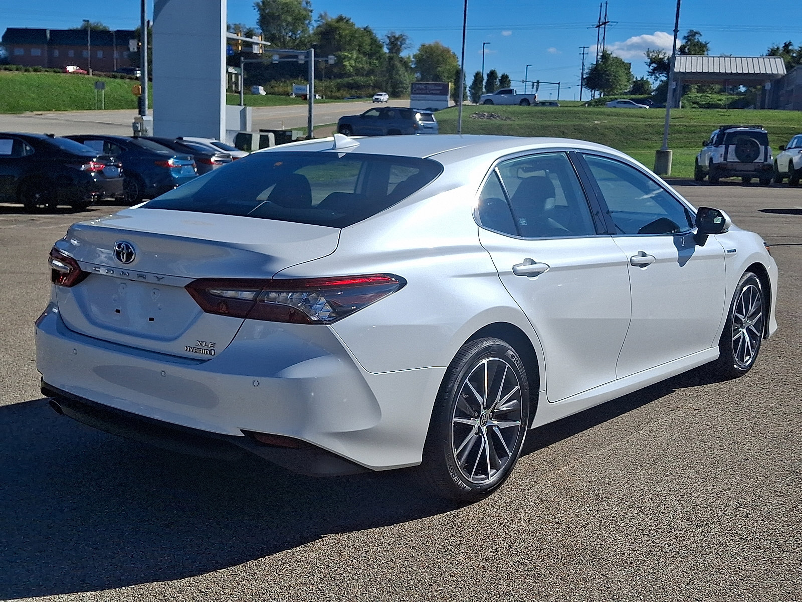 Certified 2021 Toyota Camry XLE w/ Navigation Upgrade Package image 6