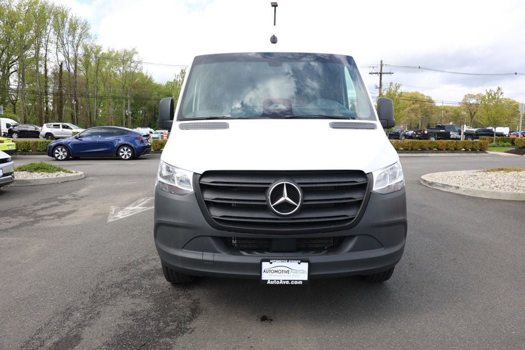 Used 2025 Mercedes-Benz Sprinter 2500 image 8