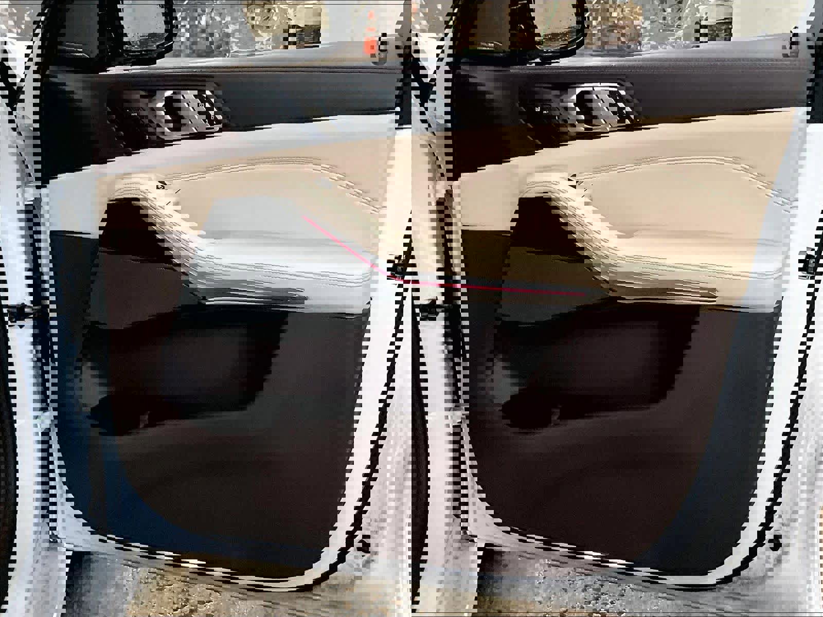 Used 2019 BMW X5 xDrive50i w/ M Sport Package image 25