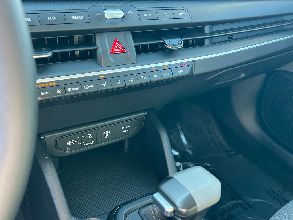Certified 2025 Kia K4 FWD image 22