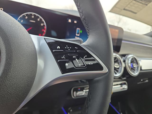 New 2026 Mercedes-Benz GLB 250 4MATIC image 17
