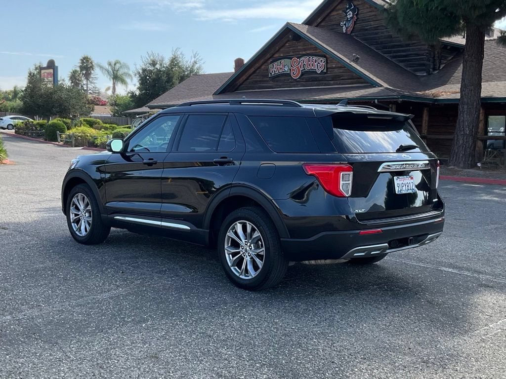 Certified 2024 Ford Explorer XLT w/ Equipment Group 202A AWD/4WD image 4