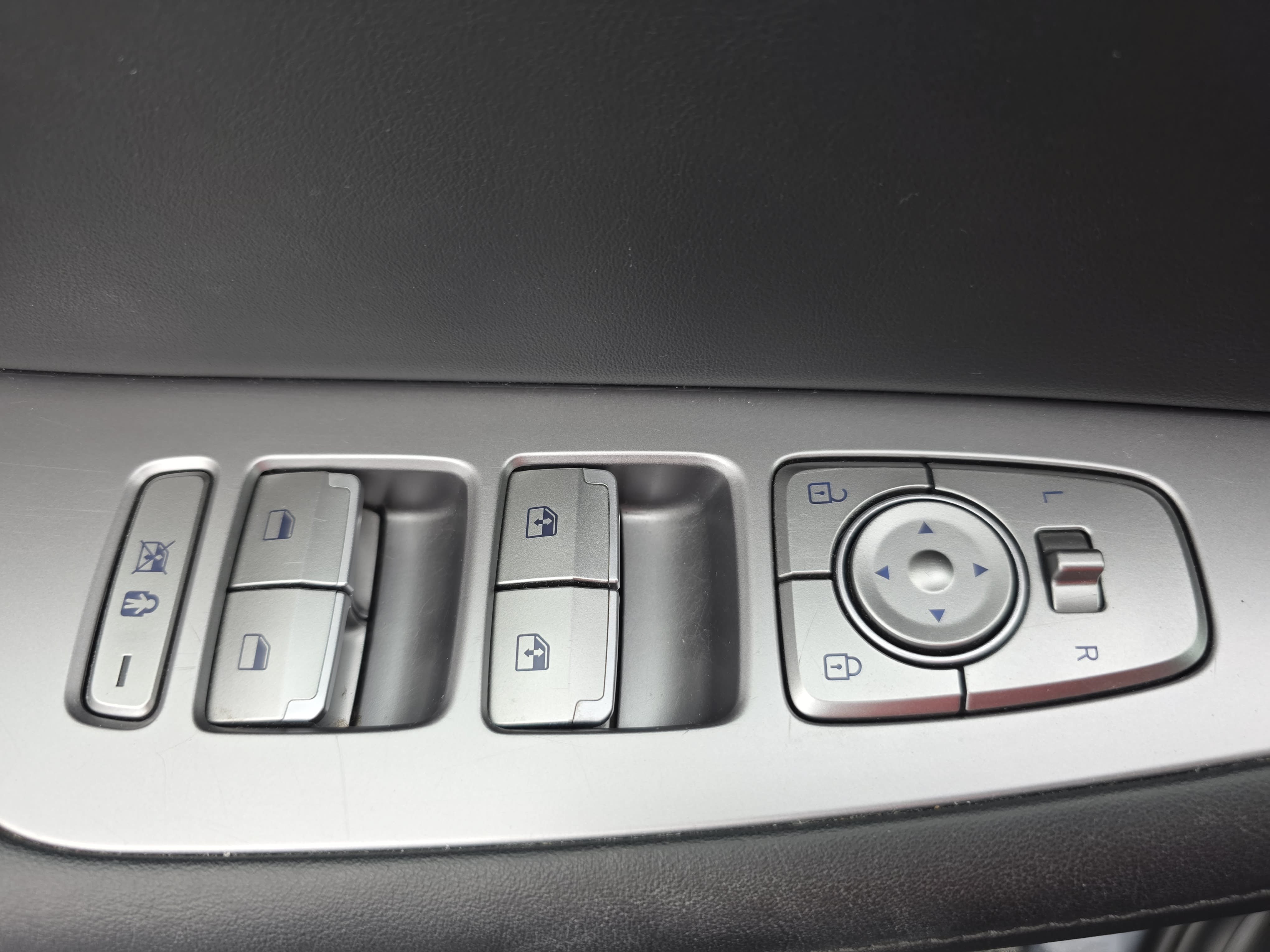 Used 2020 Hyundai Palisade SEL w/ Premium Package FWD image 27