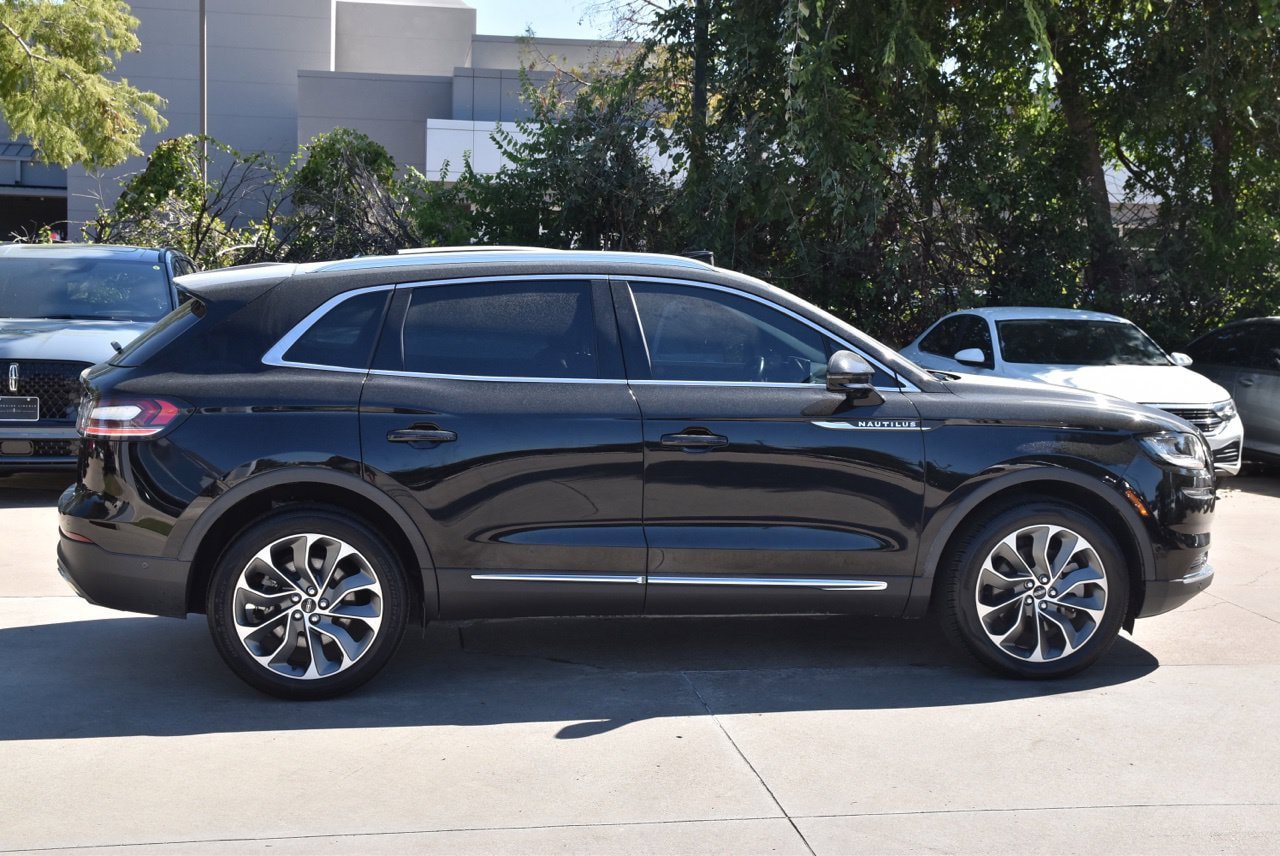 Used 2023 Lincoln Nautilus Reserve w/ Equipment Group 201A AWD/4WD image 6