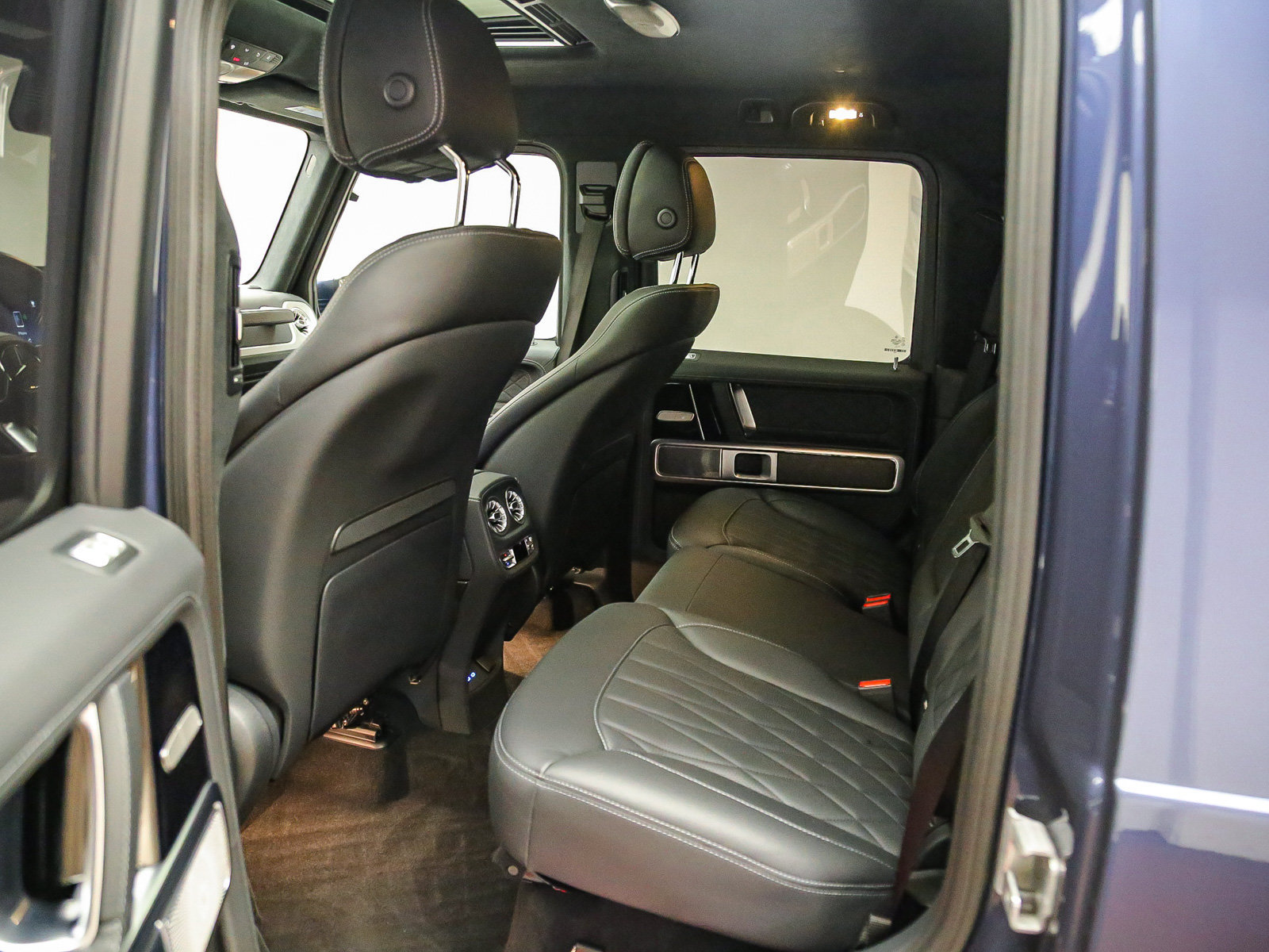 Used 2025 Mercedes-Benz G 550 image 28