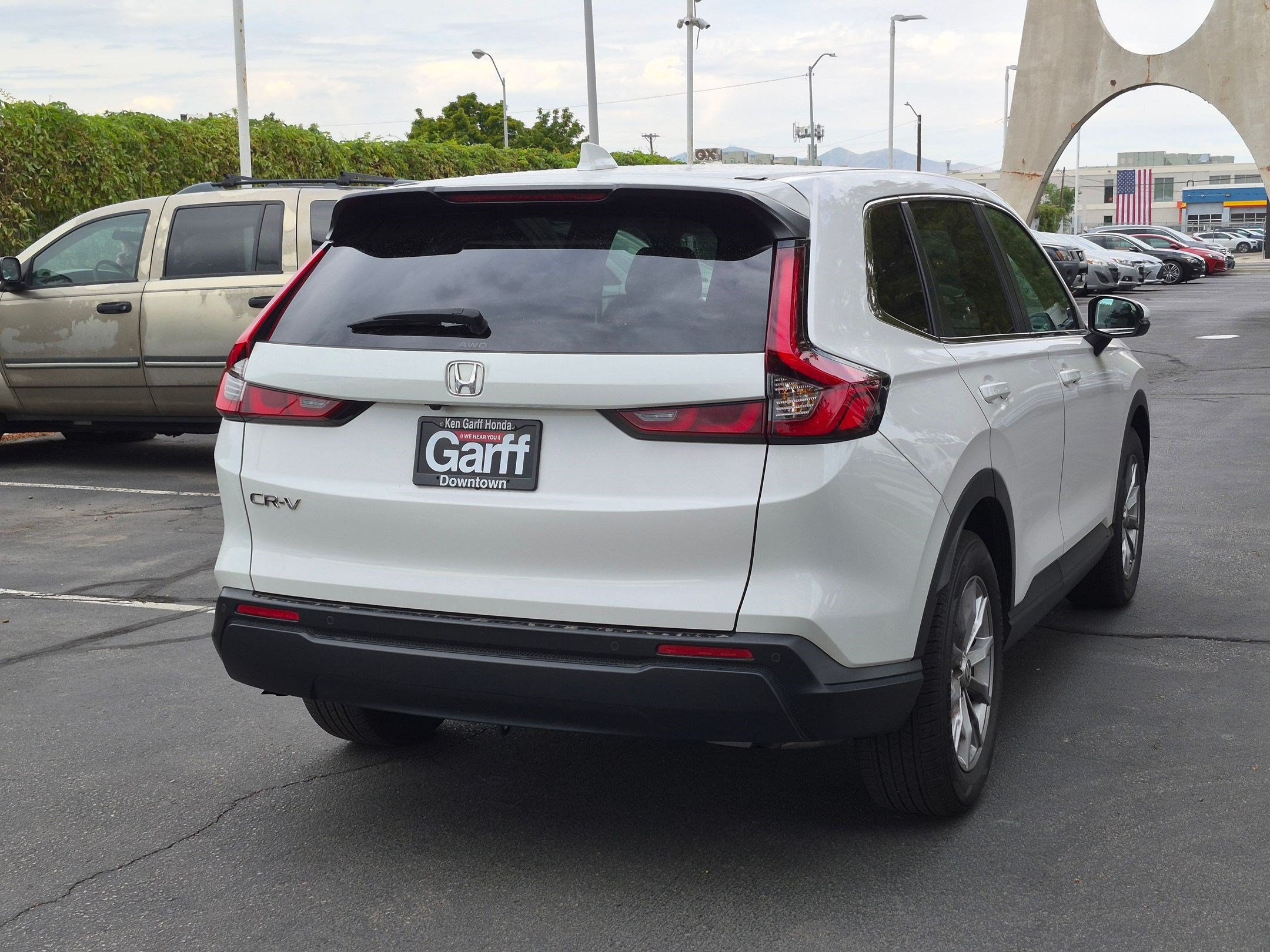Used 2024 Honda CR-V EX-L image 3