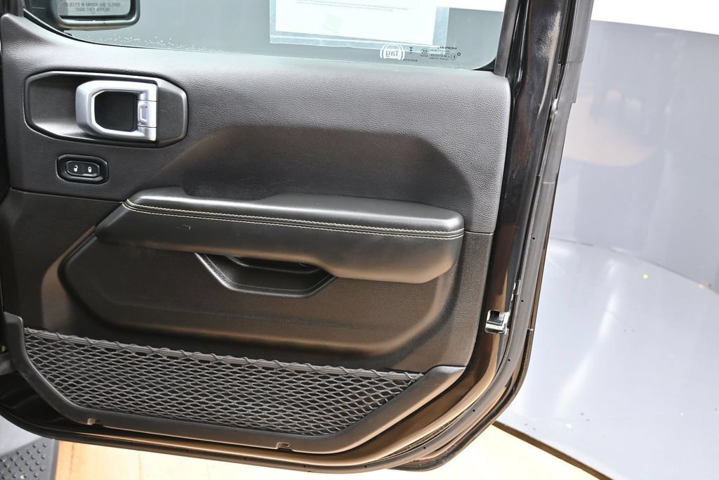Used 2024 Jeep Wrangler Unlimited Sahara AWD/4WD image 39