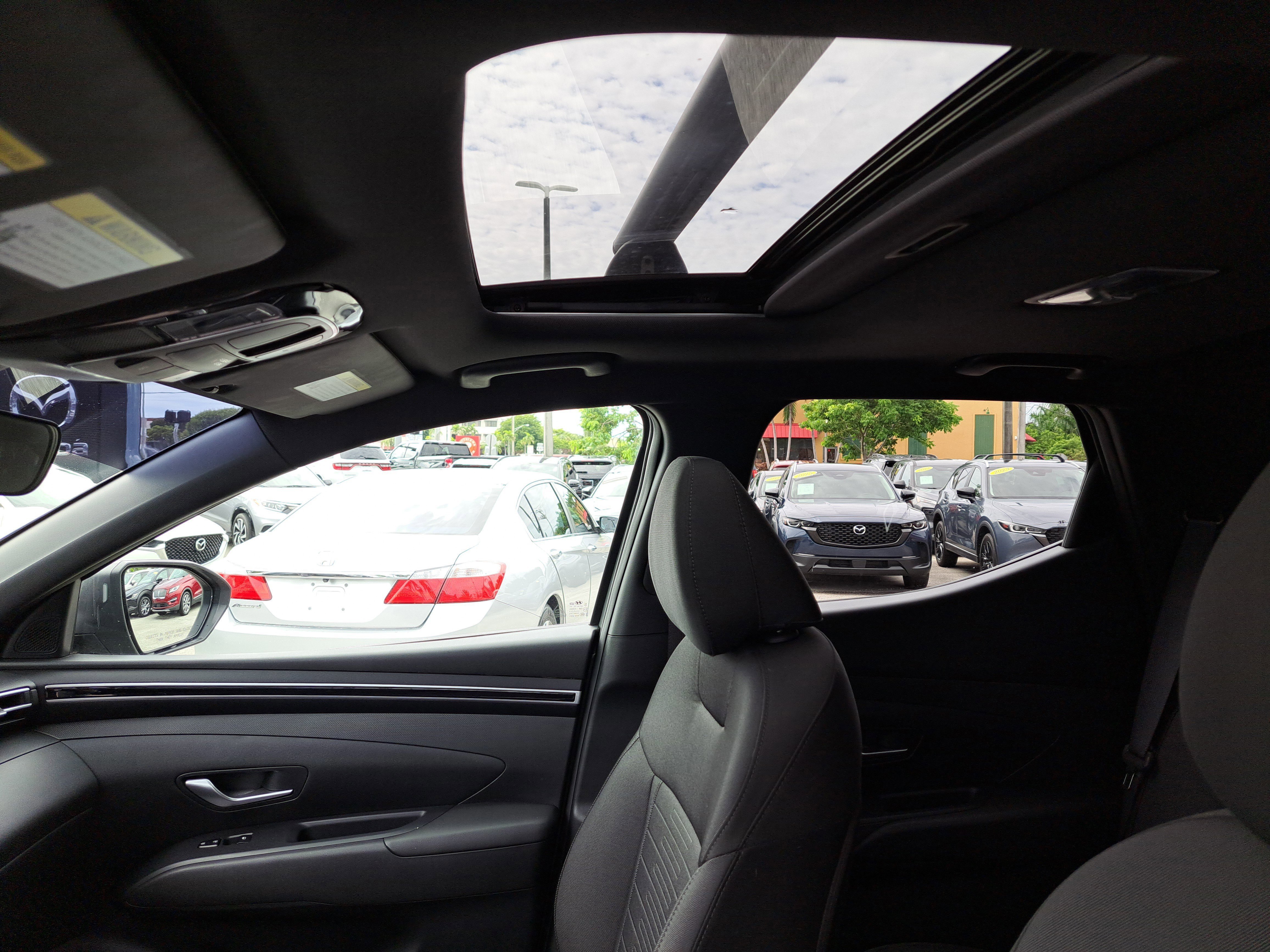 Used 2023 Hyundai Santa Cruz SEL w/ Activity Package image 11