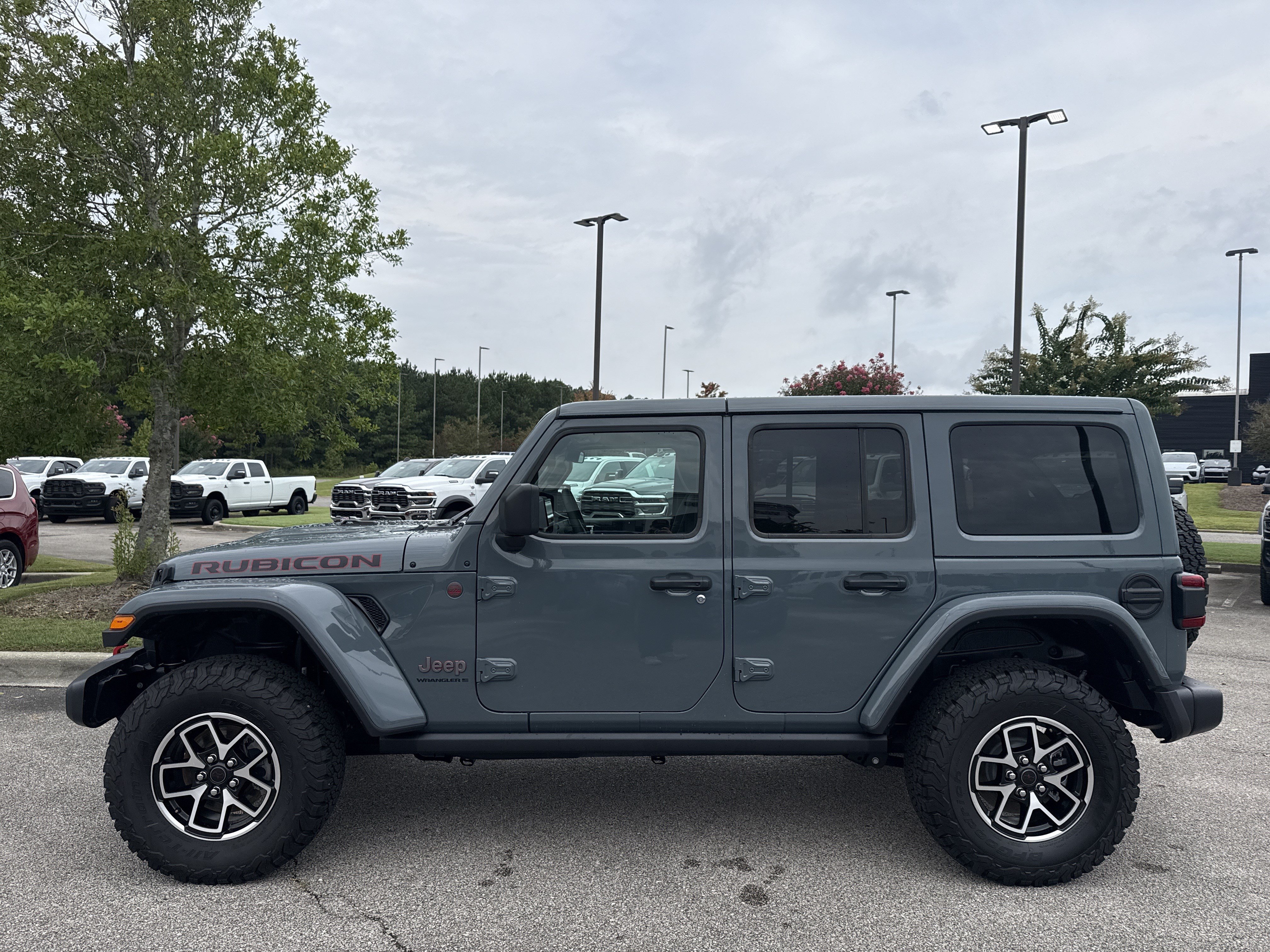 Used 2026 Jeep Wrangler Unlimited Rubicon AWD/4WD image 4
