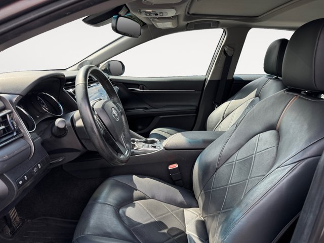 Used 2019 Toyota Camry XLE FWD image 12