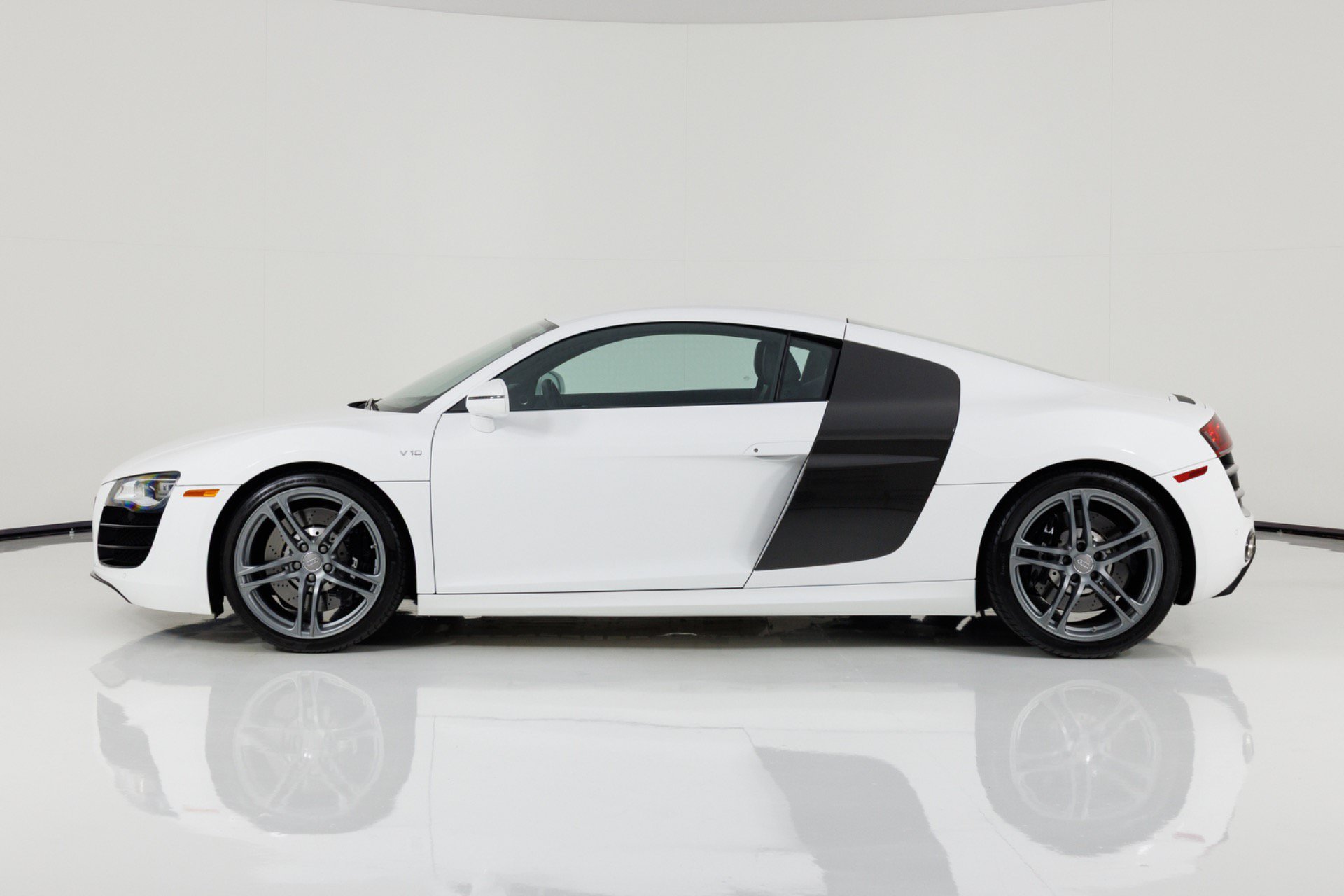 Used 2012 Audi R8 V10 AWD/4WD image 6