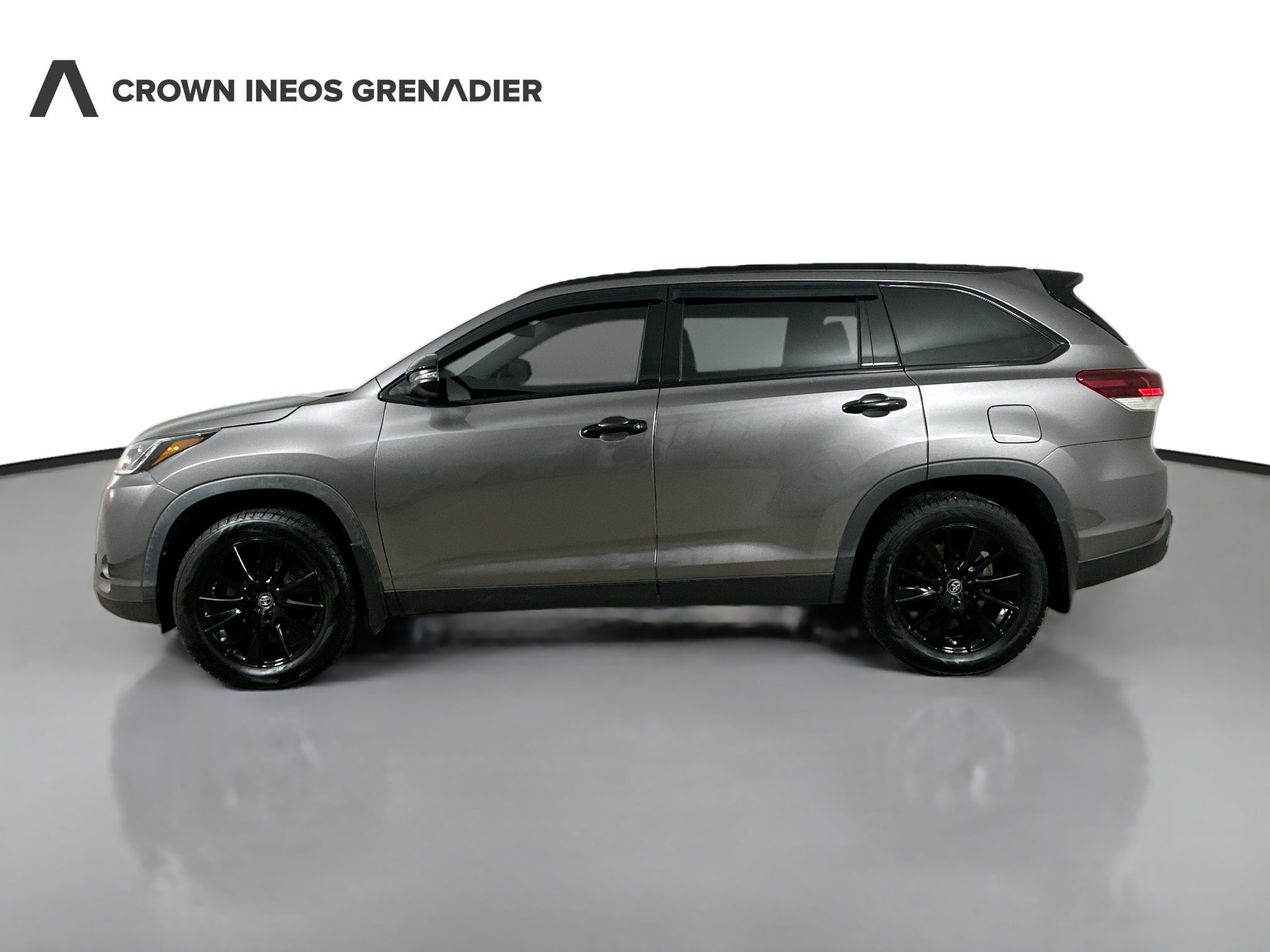 Used 2019 Toyota Highlander SE w/ Nightshade Edition AWD/4WD image 8