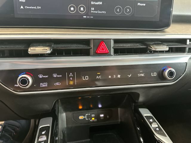 Certified 2025 Kia Sorento SX Prestige w/ Olive Brown Leather Package AWD/4WD image 18