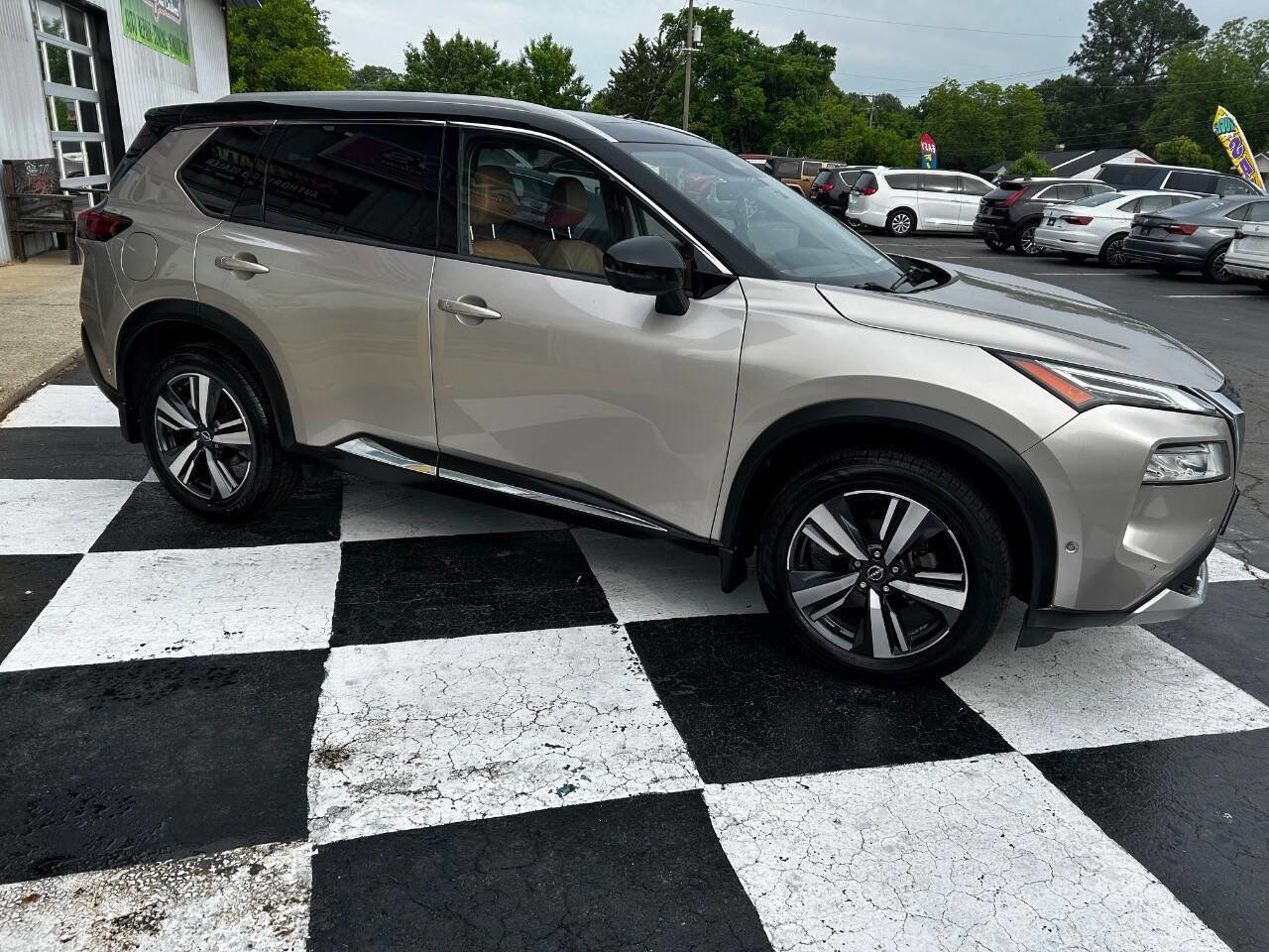 Used 2022 Nissan Rogue Platinum w/ Head-Up Display Package FWD image 5