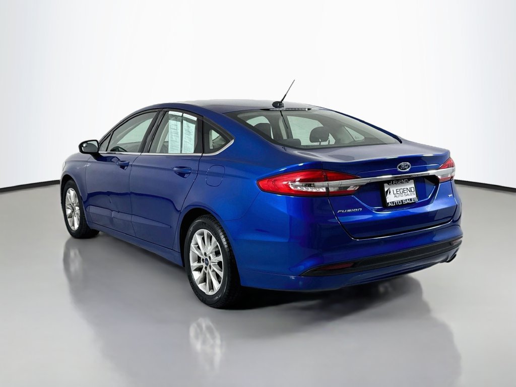 Used 2017 Ford Fusion SE FWD image 8