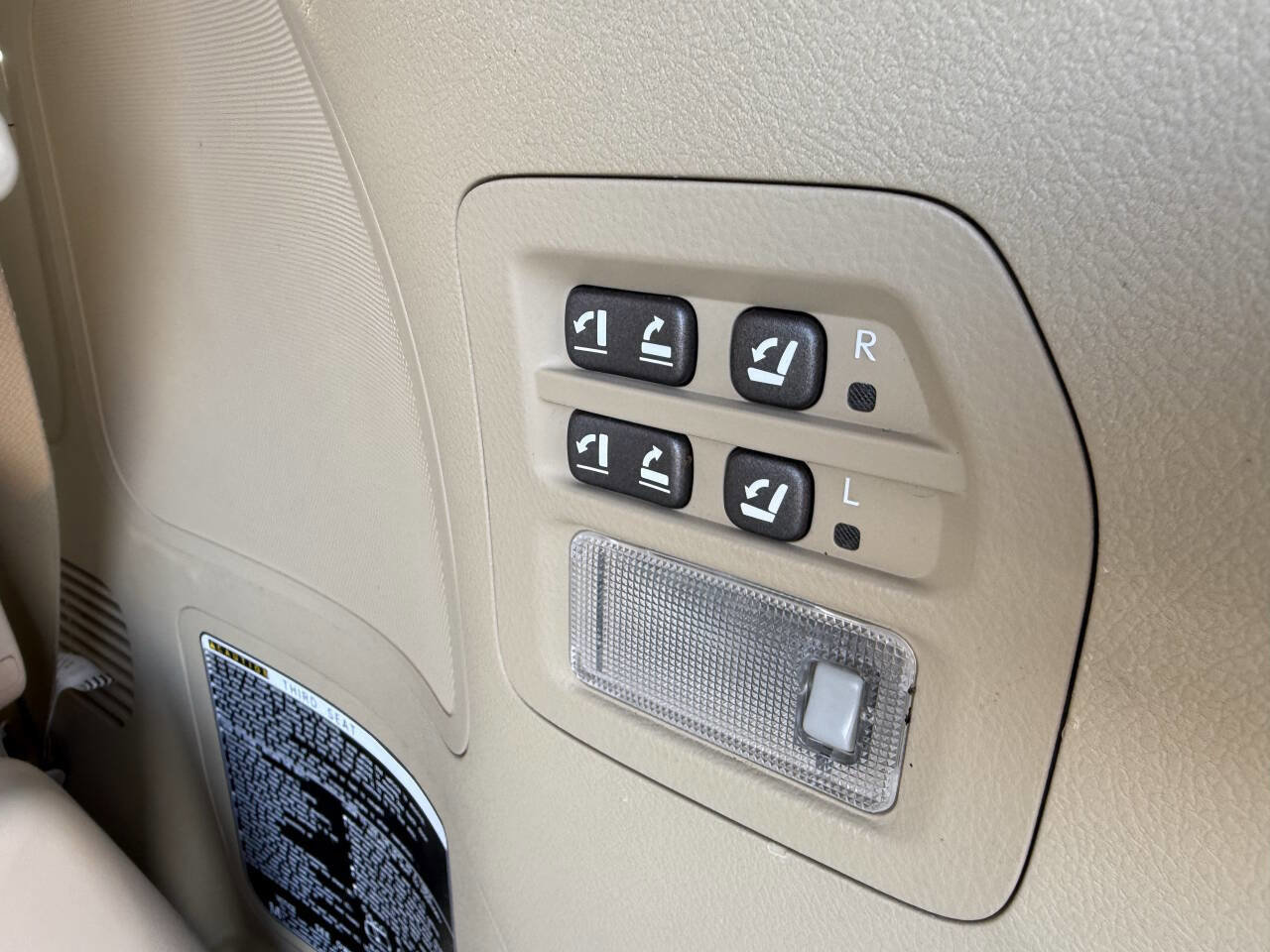 Used 2010 Lexus LX 570 4WD image 21