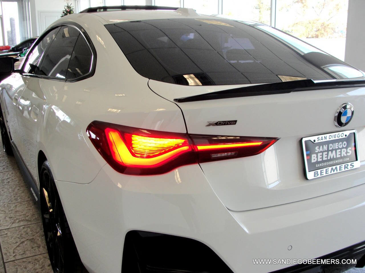 Used 2022 BMW M440i xDrive Gran Coupe M440i xDrive GC M PERF+RED M B w/ Shadowloine Package image 76