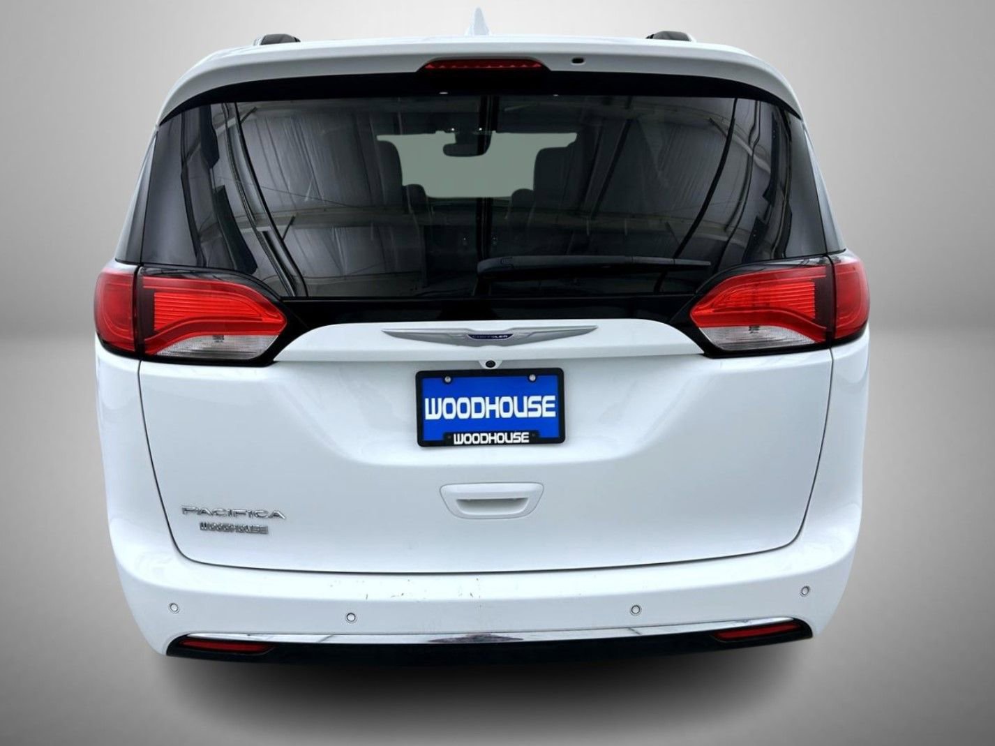 Used 2020 Chrysler Pacifica Touring-L Plus FWD image 6