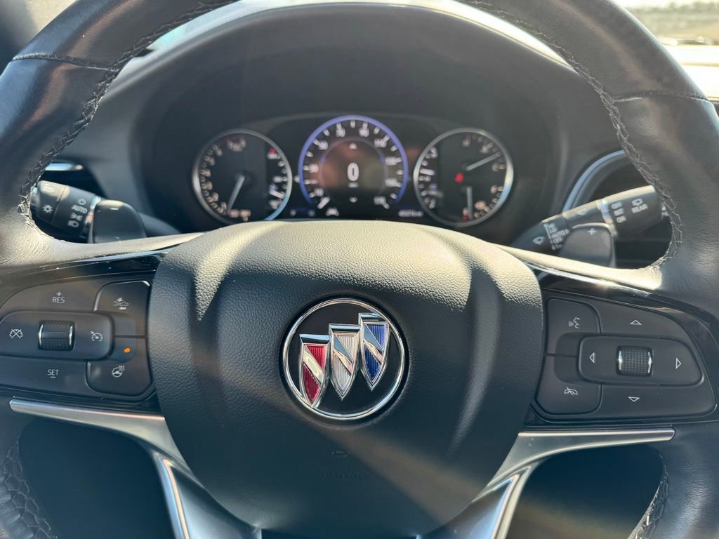 Used 2023 Buick Enclave Avenir image 16
