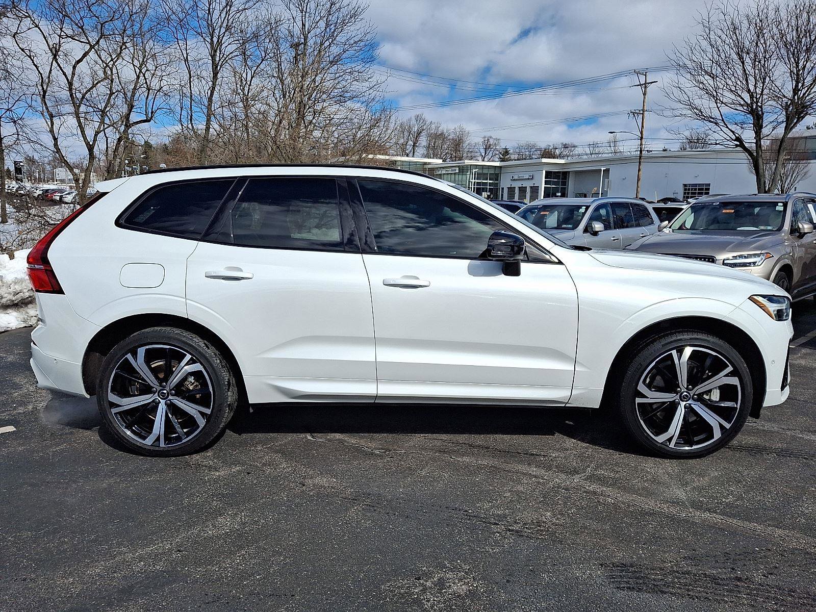 Certified 2023 Volvo XC60 T8 Ultimate w/ Protection Package Premier image 7