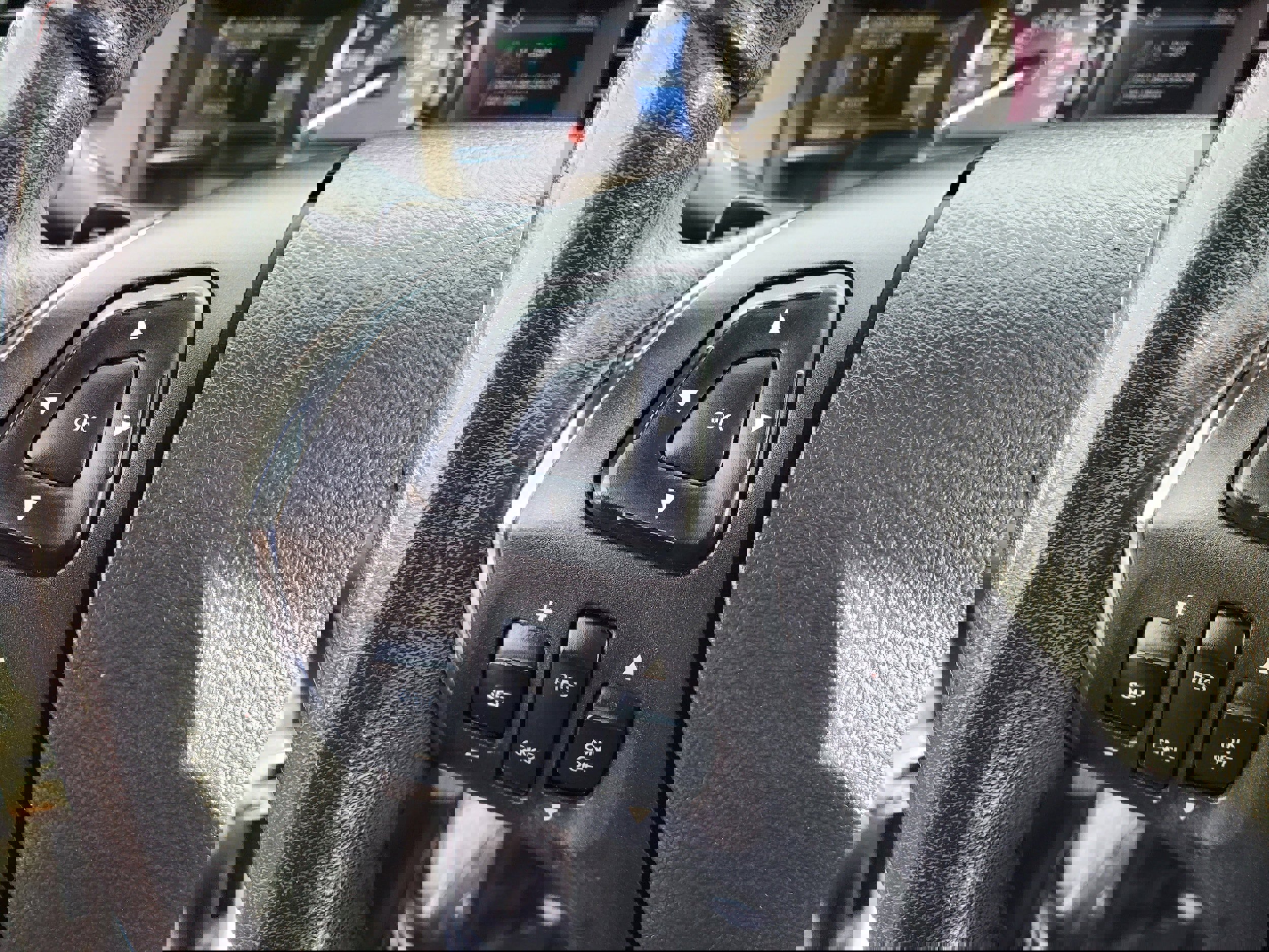 Used 2016 Lincoln MKS image 15