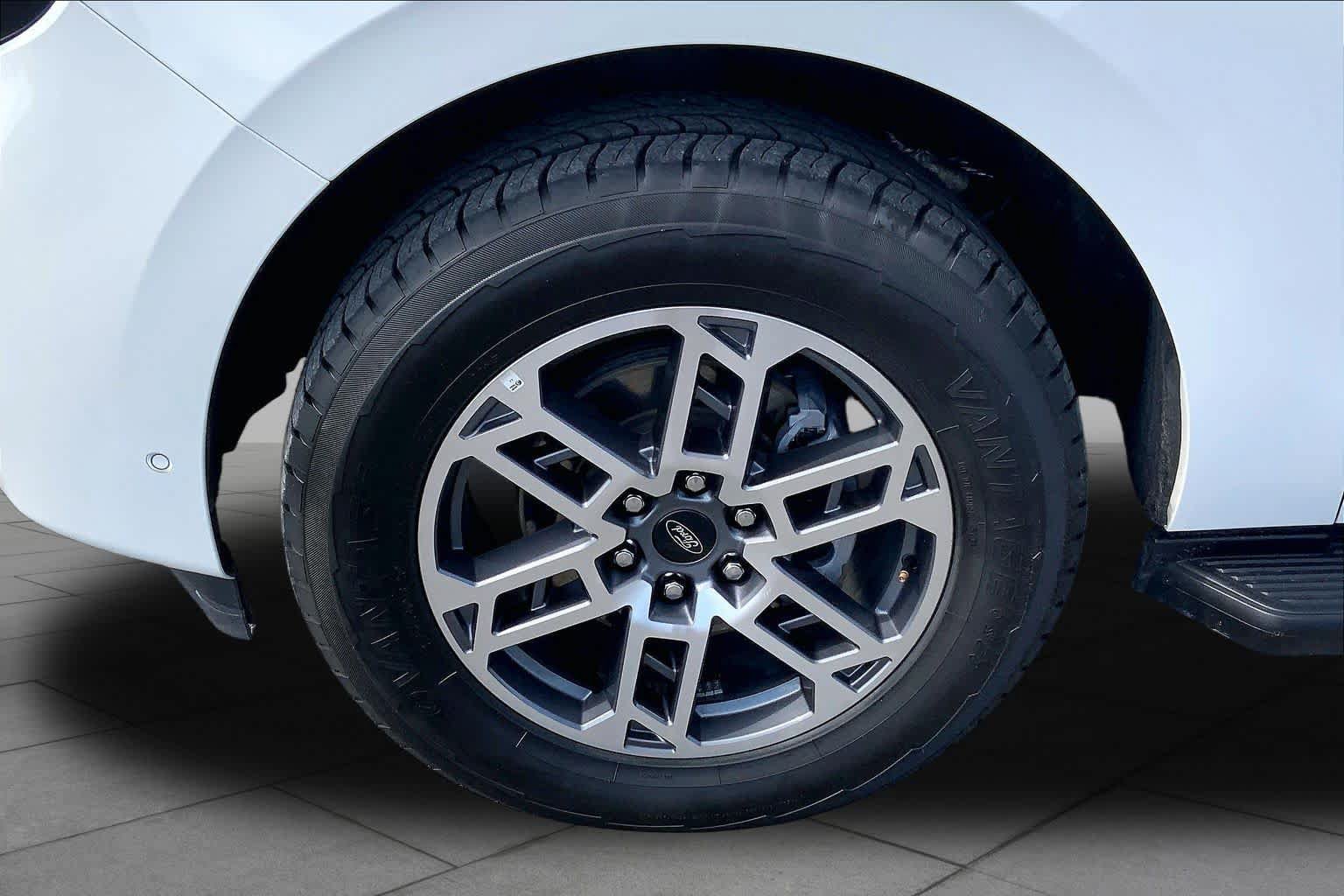 Certified 2025 Ford Expedition Max Active RWD image 11