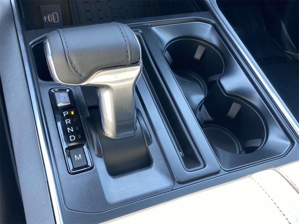 New 2025 Ford F150 Platinum w/ Equipment Group 702A High image 28