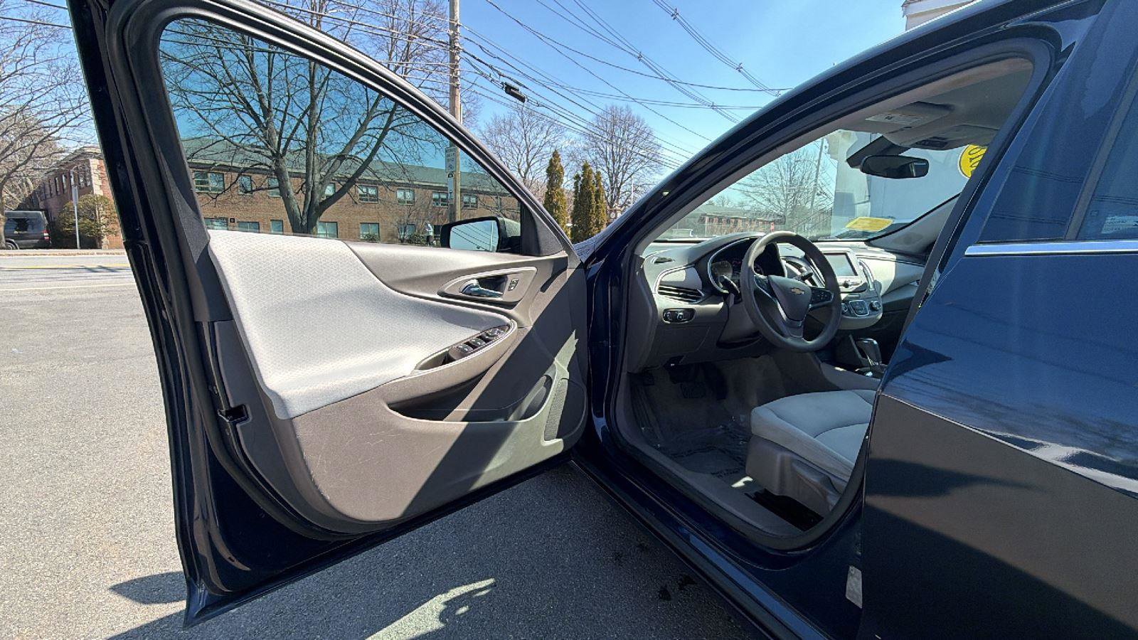 Used 2018 Chevrolet Malibu LS image 12