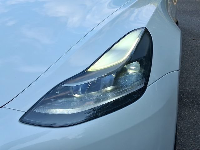 Used 2023 Tesla Model 3 Standard Range RWD image 9