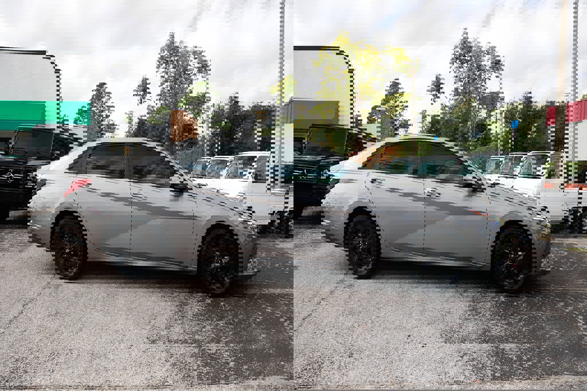 Used 2023 Hyundai Elantra SEL image 18