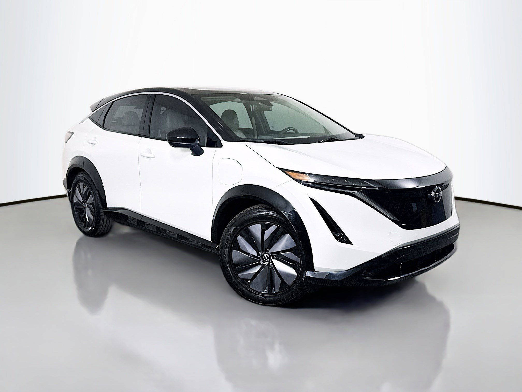 Used 2023 Nissan Ariya FWD image 16