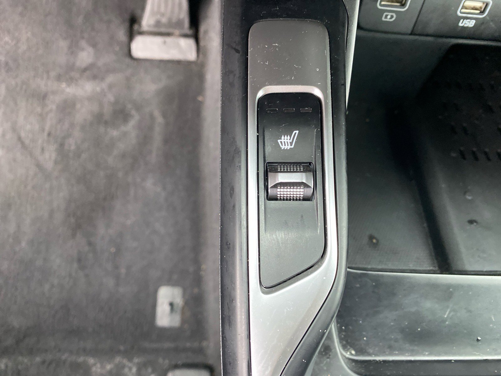 Certified 2023 Kia Sorento S w/ Panoramic Sunroof Package image 16