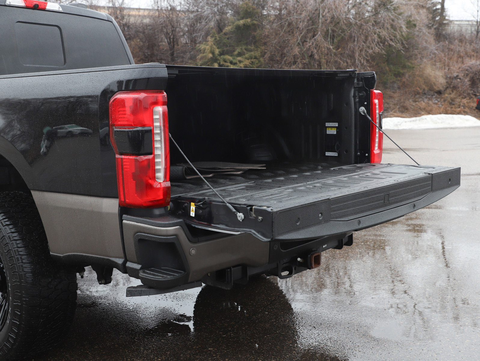 Used 2023 Ford F250 King Ranch image 9