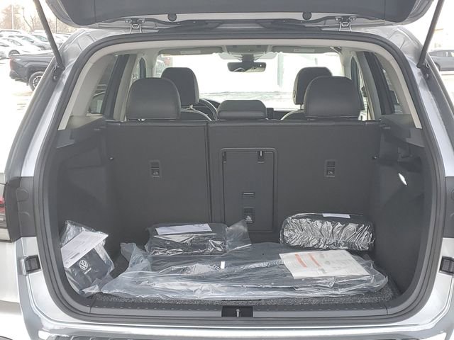 New 2026 Volkswagen Taos SE image 8