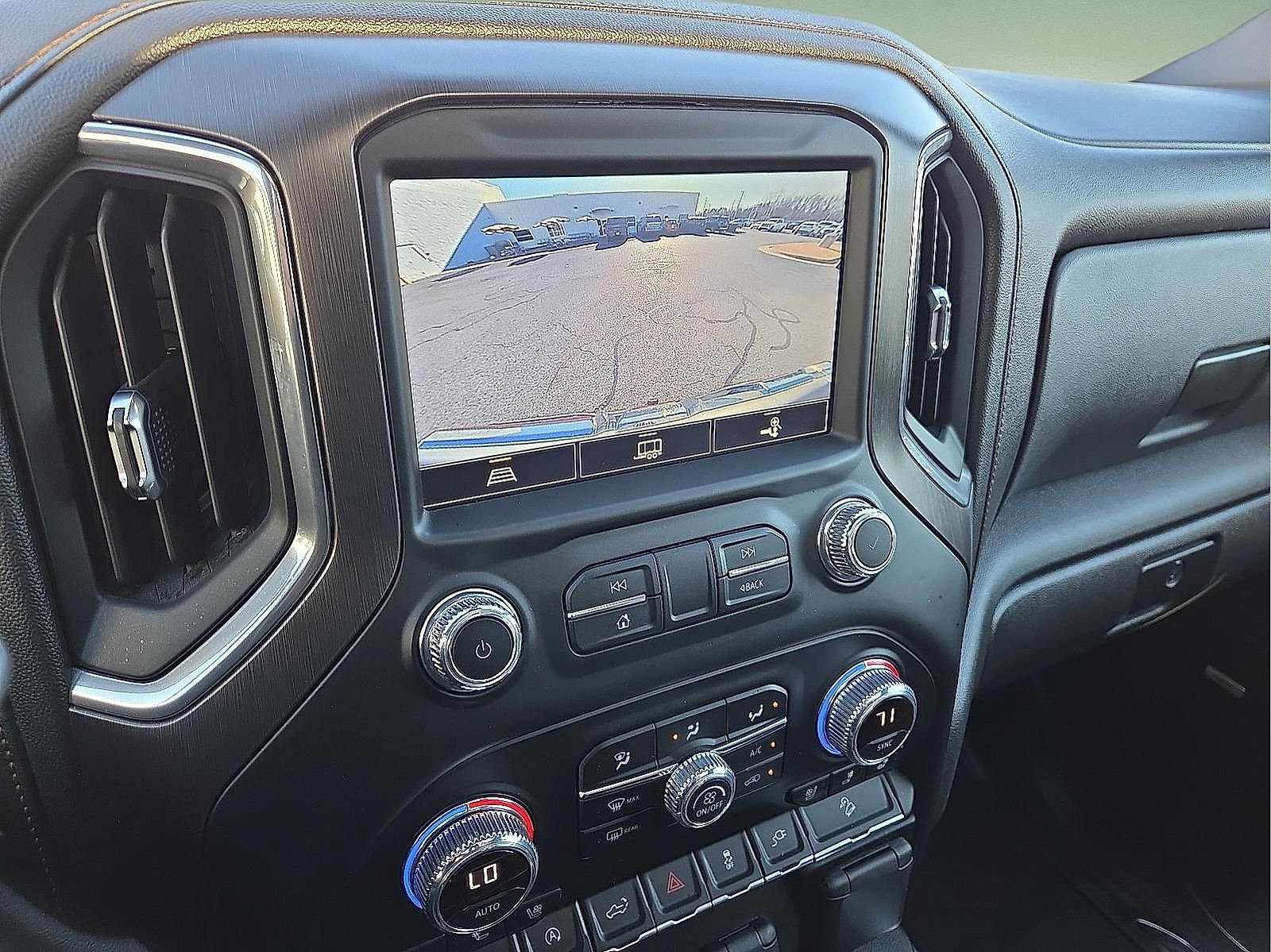 Used 2022 GMC Sierra 1500 AT4 w/ AT4 Premium Package image 17