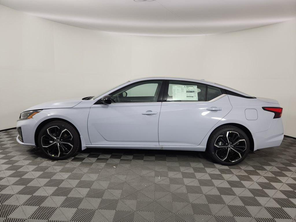 New 2025 Nissan Altima 2.5 SR w/ SR Premium Package AWD/4WD image 2