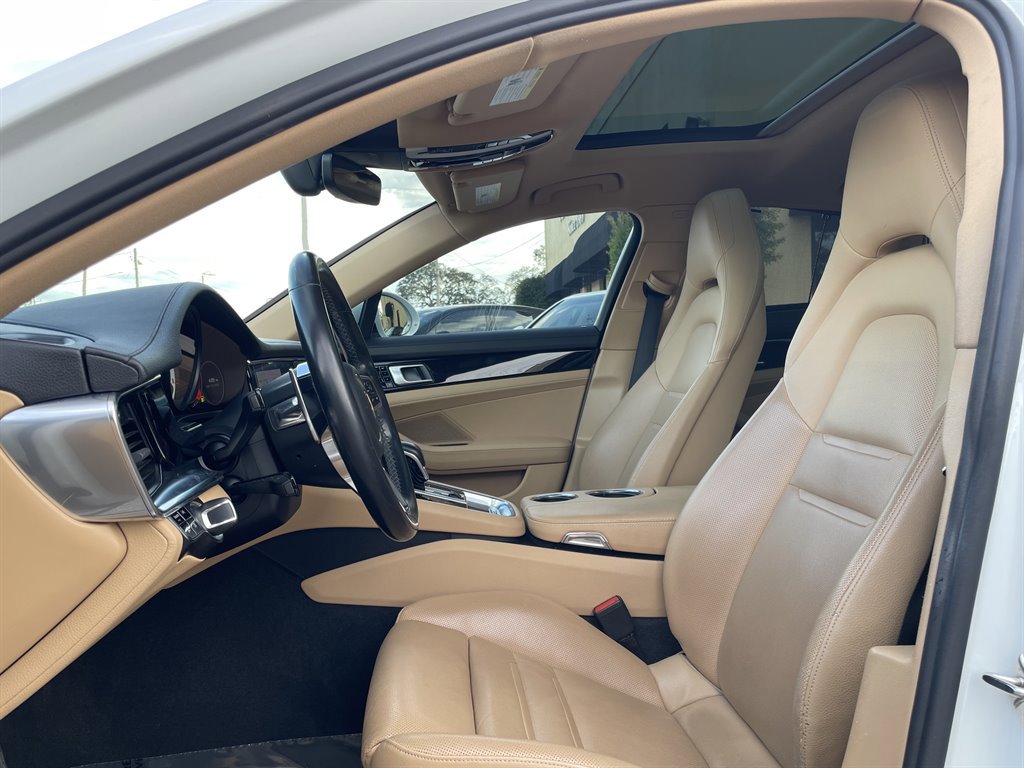Used 2018 Porsche Panamera 4 image 21
