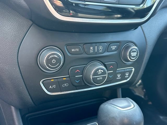 Used 2020 Jeep Cherokee Limited w/ Luxury Group AWD/4WD image 7
