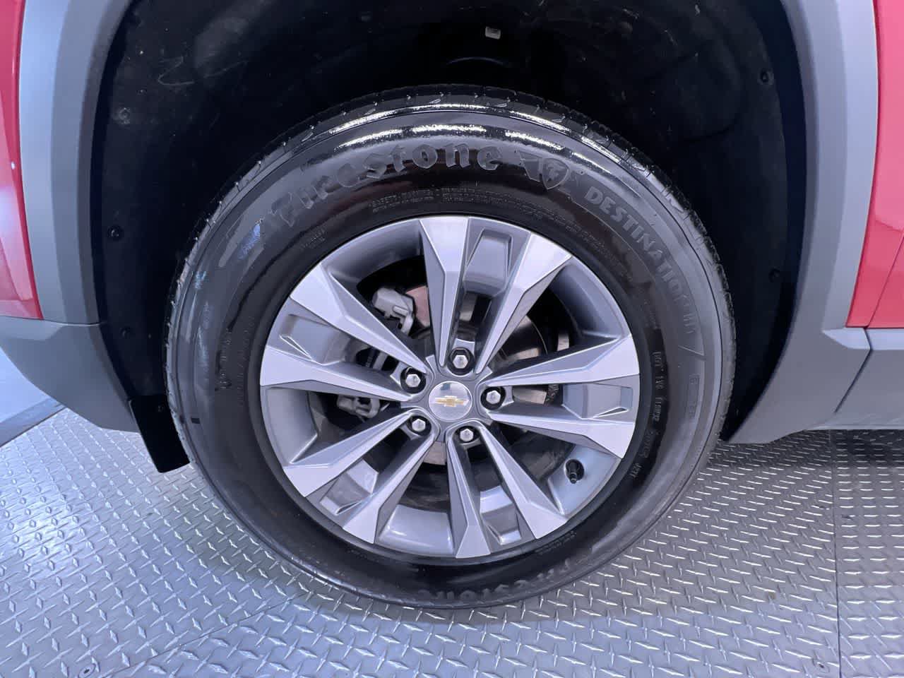 Used 2025 Chevrolet Equinox LT w/ Safety and Technology Package FWD image 10