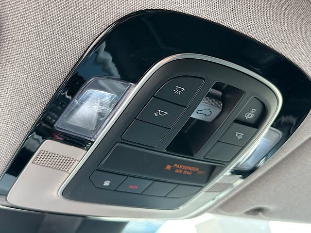 Used 2022 Hyundai Santa Fe Limited AWD/4WD image 28