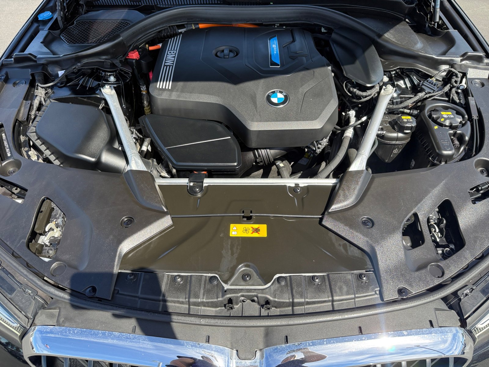 Used 2023 BMW 530e w/ Premium Package image 20