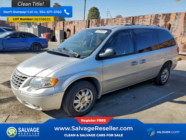 Used 2005 Chrysler Town & Country Limited image 1