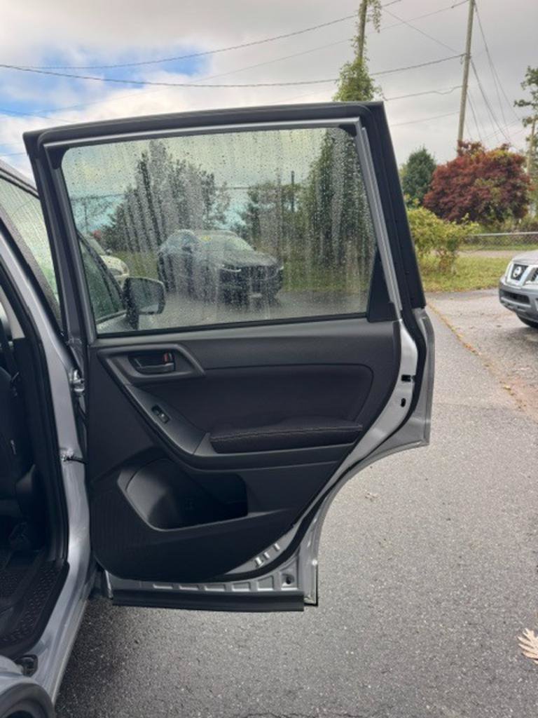 Used 2015 Subaru Forester 2.5i Premium w/ All-Weather Package AWD/4WD image 12