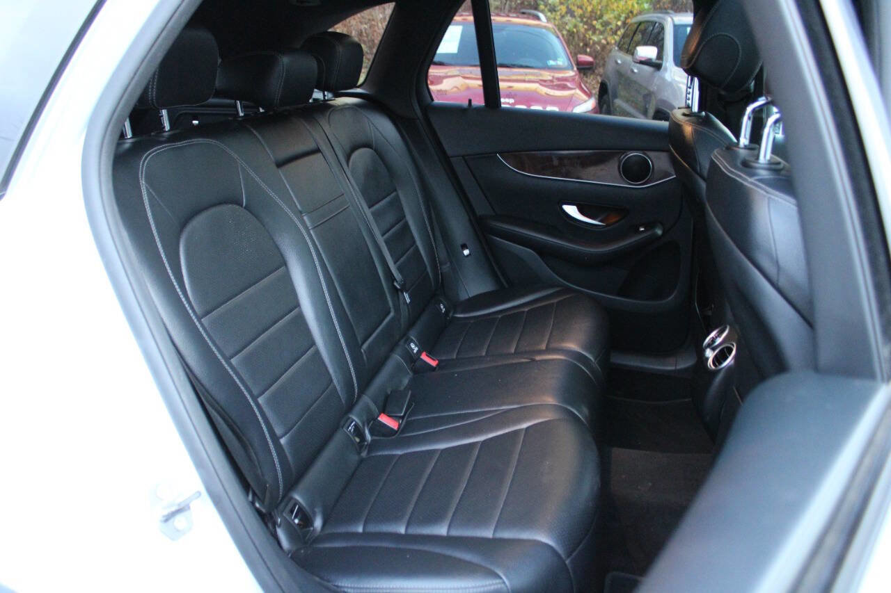 Used 2017 Mercedes-Benz GLC 300 4MATIC image 29