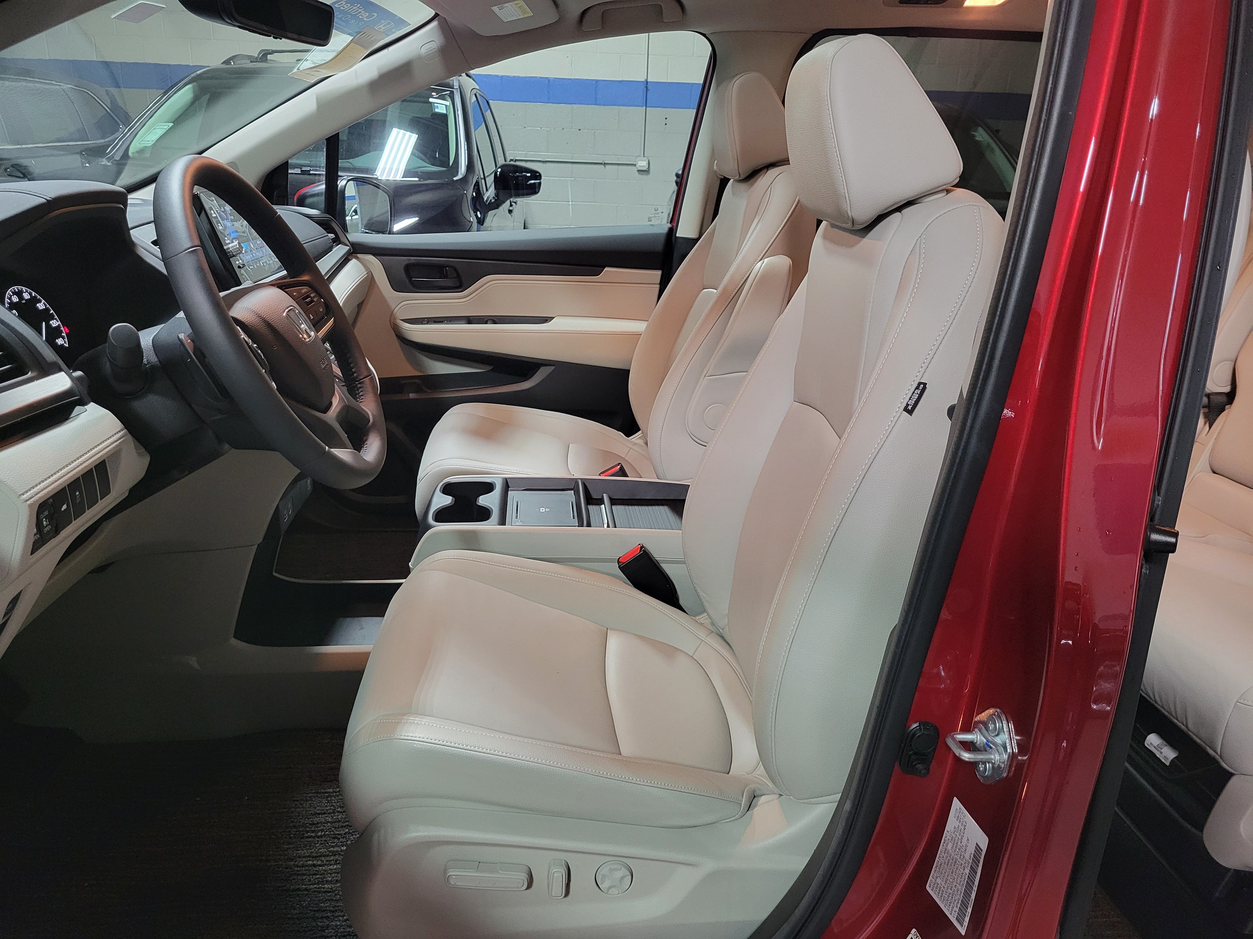 Used 2026 Honda Odyssey EX-L image 14
