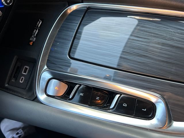 Used 2024 Buick Enclave Premium image 19