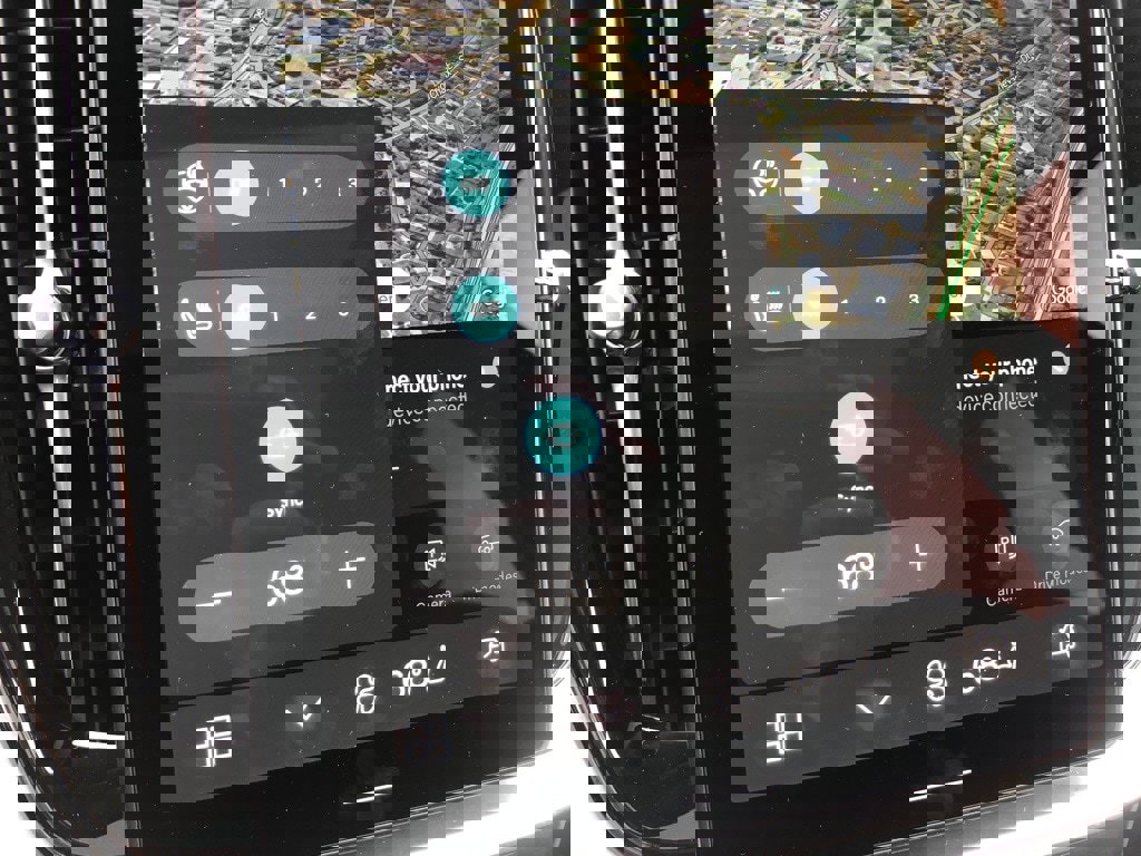 New 2026 Volvo XC90 T8 Plus w/ Protection Package Premier image 26