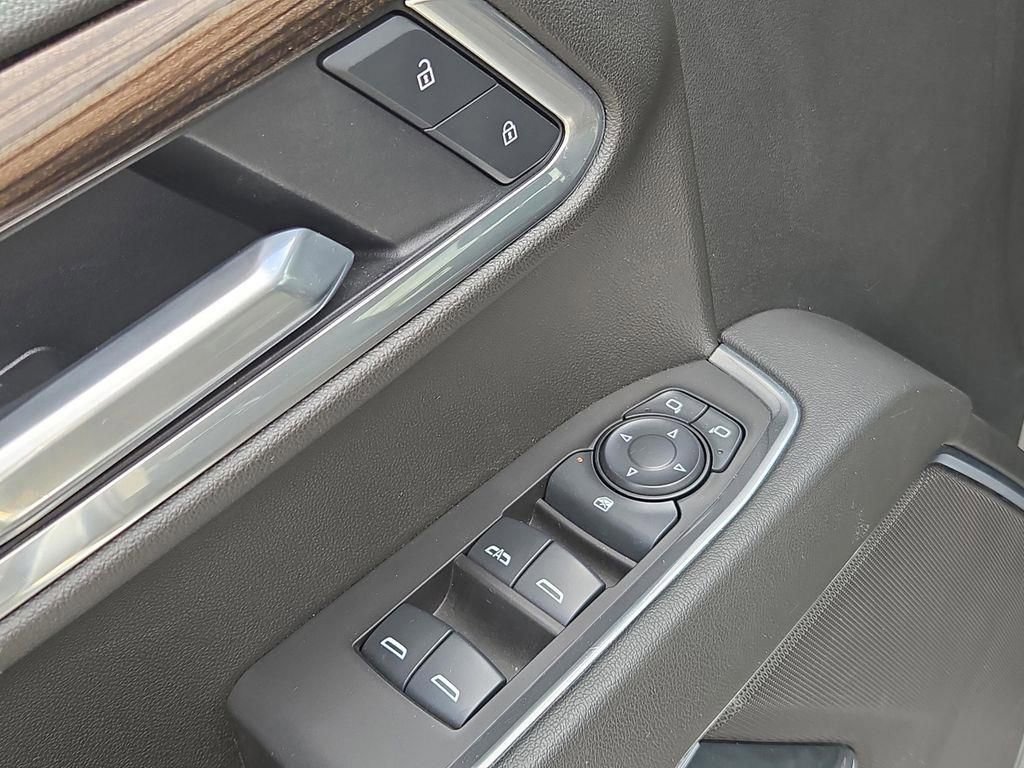 Used 2025 Chevrolet Silverado 1500 LT image 17