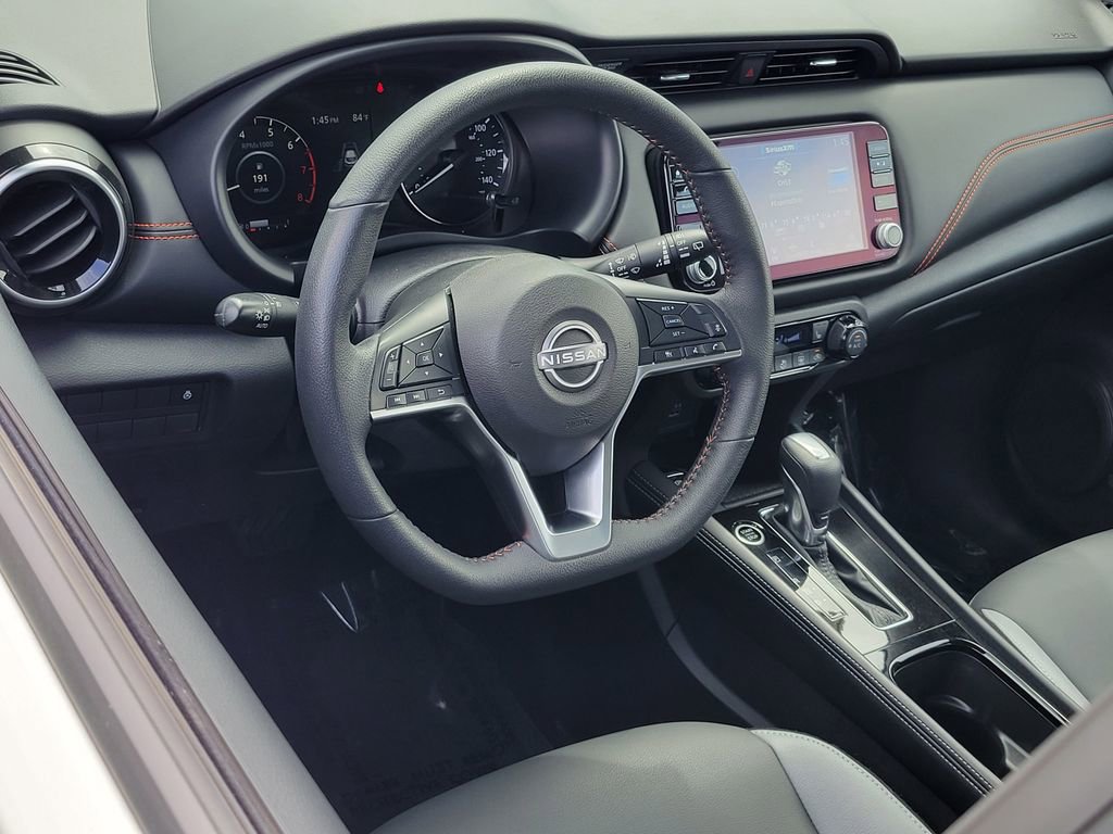 Used 2024 Nissan Kicks SR w/ SR Premium Package image 4