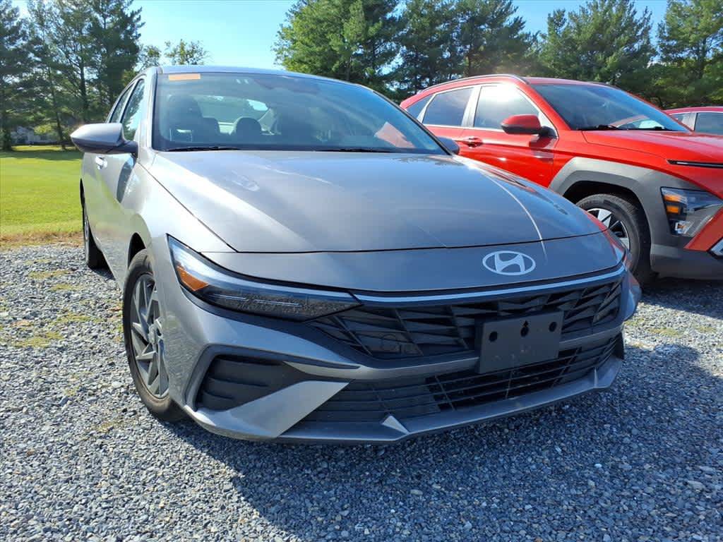 Used 2024 Hyundai Elantra SEL FWD image 12